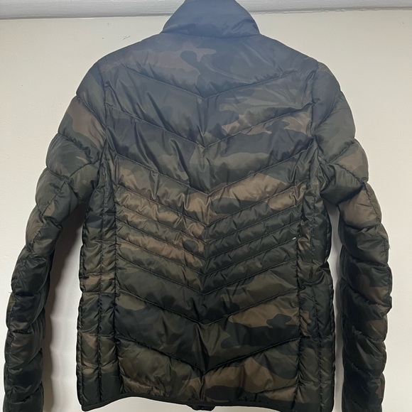 Abercrombie light puffer coat XS - Picture 3 of 5